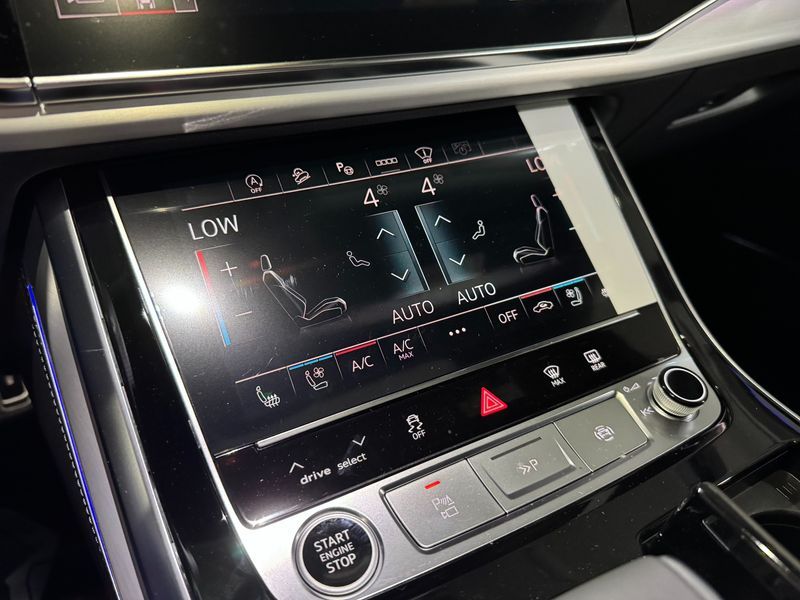 2026 Audi Q8 55 TFSI Quattro Premium photo 14