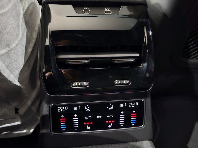 2026 Audi A6 55 TFSI Quattro S Line photo 17