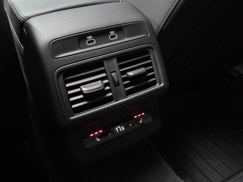 2025 Audi Q5 40 TDI Quattro S Line Black Edition photo 20