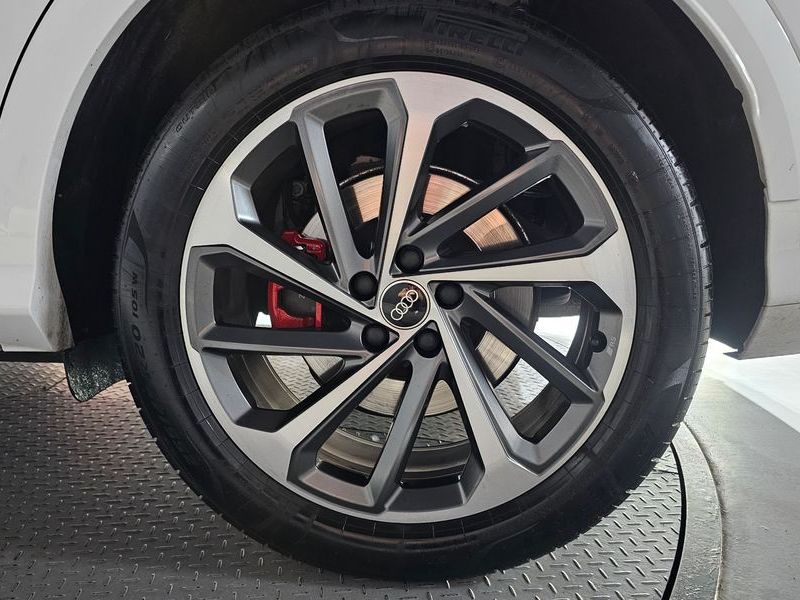 2025 Audi Q5 40 TDI Quattro S Line Black Edition photo 21