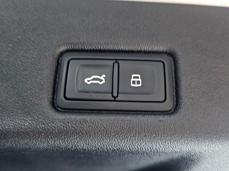 2025 Audi Q5 40 TDI Quattro S Line Black Edition photo 30
