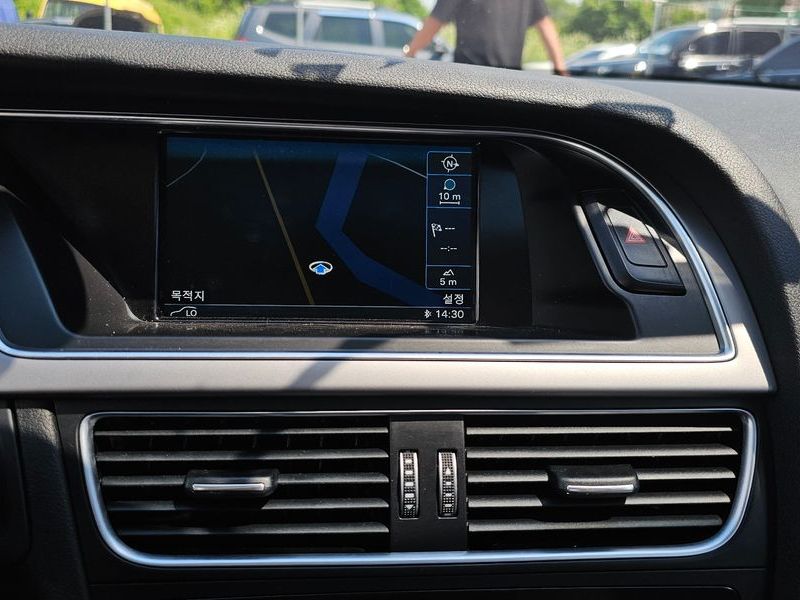 2013 Audi A4 2.0 TDI dynamic B8 photo 14