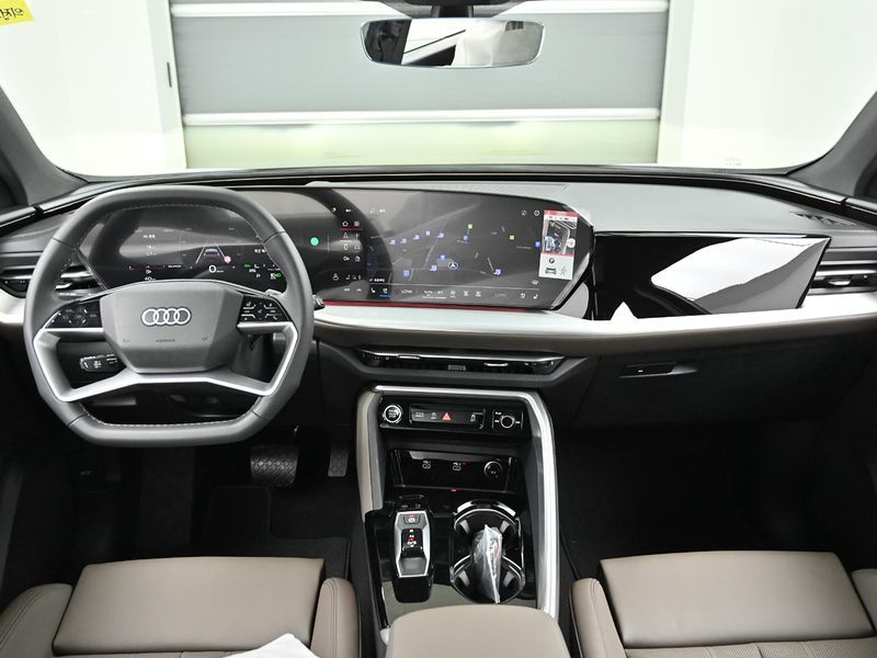 2025 Audi Q5 40 TFSI Quattro Advanced Sportback photo 7