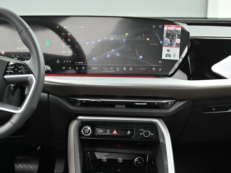 2025 Audi Q5 40 TFSI Quattro Advanced Sportback photo 14