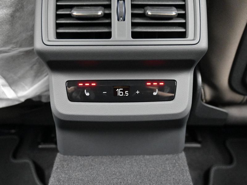 2025 Audi Q5 40 TFSI Quattro Advanced Sportback photo 16