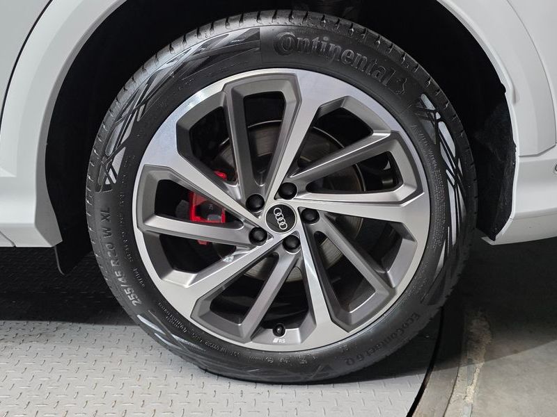 2025 Audi Q5 40 TDI Quattro S Line Black Edition photo 21