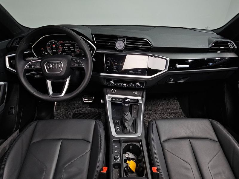 2025 Audi Q3 35 TDI Premium photo 7