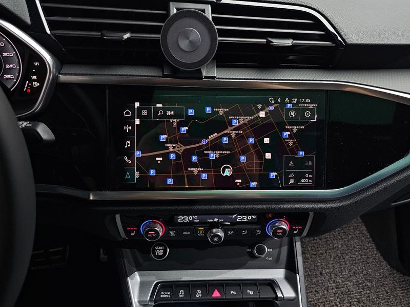 2025 Audi Q3 35 TDI Premium photo 14