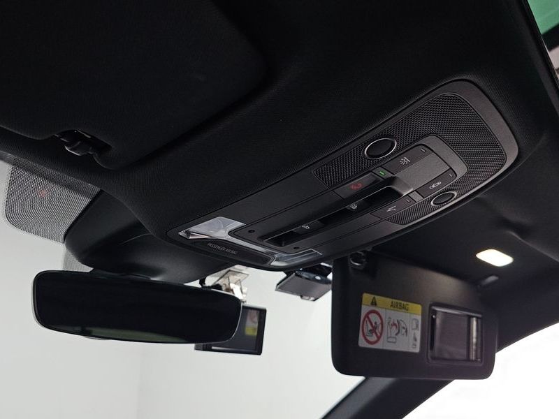 2025 Audi Q3 35 TDI Premium photo 16