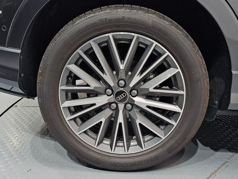 2025 Audi Q3 35 TDI Premium photo 21