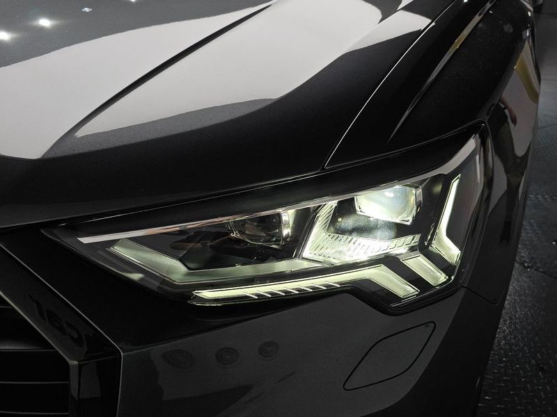 2025 Audi Q3 35 TDI Premium photo 22