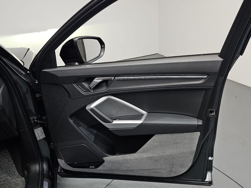 2025 Audi Q3 35 TDI Premium photo 24