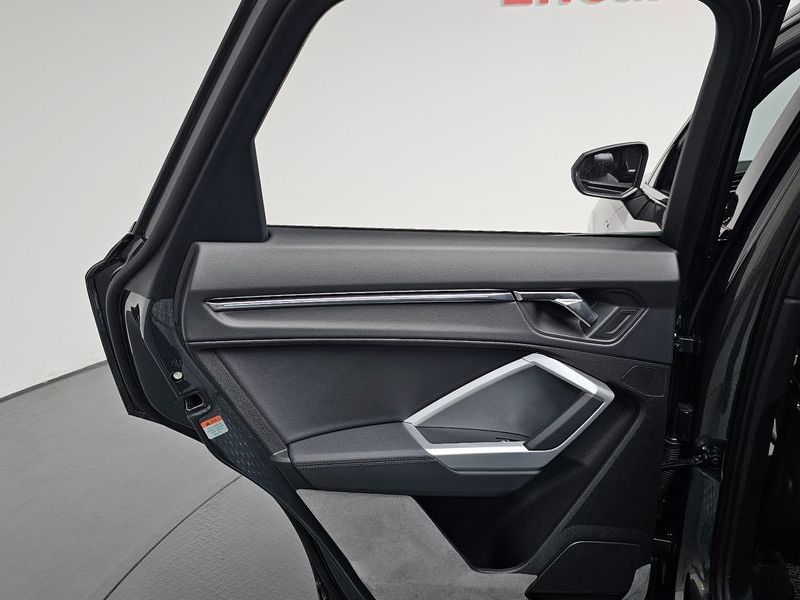 2025 Audi Q3 35 TDI Premium photo 25