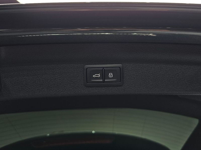 2025 Audi Q3 35 TDI Premium photo 27