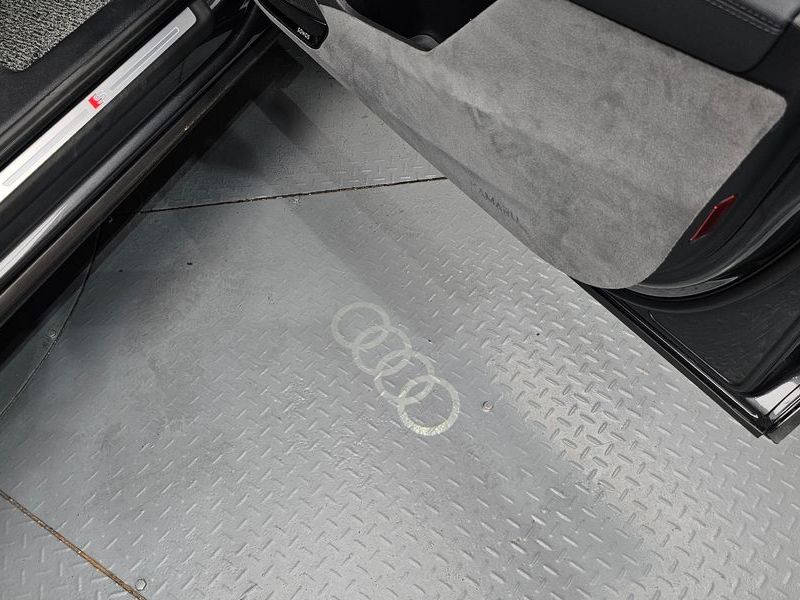 2025 Audi Q3 35 TDI Premium photo 29