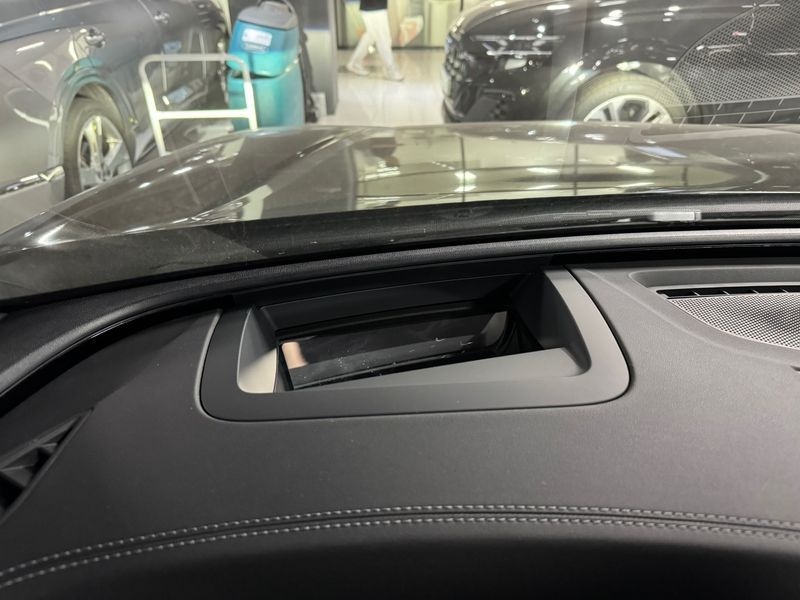 2025 Audi Q5 40 TDI Quattro S Line Black Edition photo 8