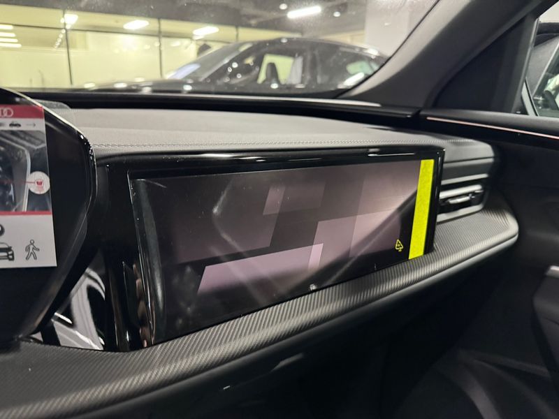 2025 Audi Q5 40 TDI Quattro S Line Black Edition photo 11