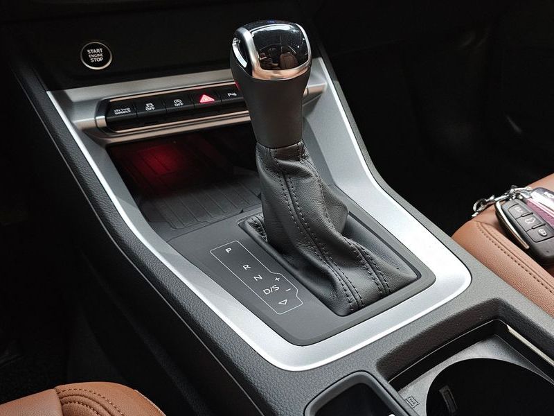 2025 Audi Q3 40 TFSI Quattro photo 9
