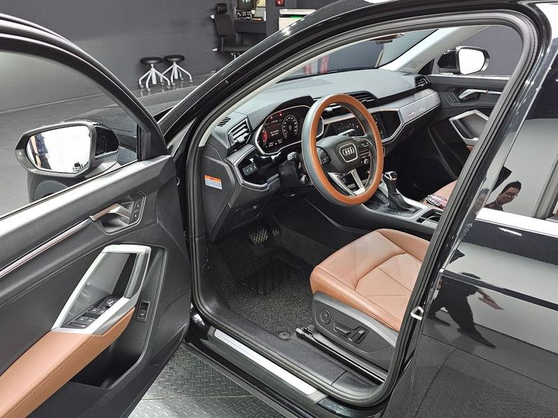 2025 Audi Q3 40 TFSI Quattro photo 10