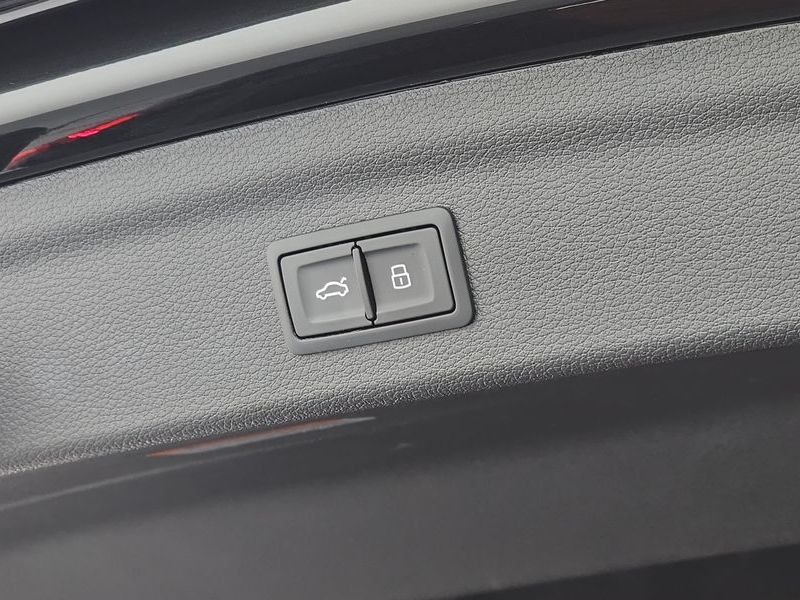 2025 Audi Q3 40 TFSI Quattro photo 19