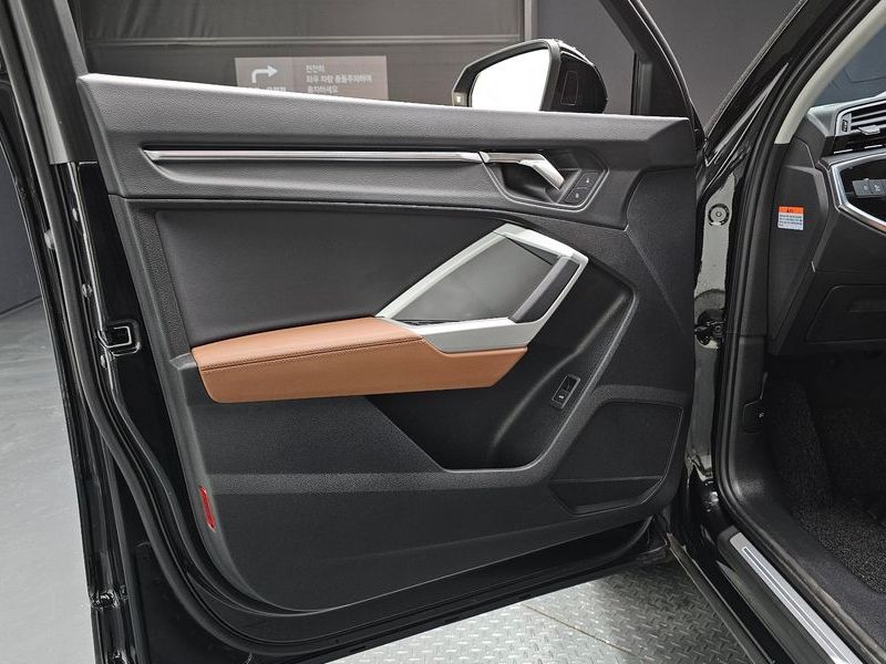 2025 Audi Q3 40 TFSI Quattro photo 24