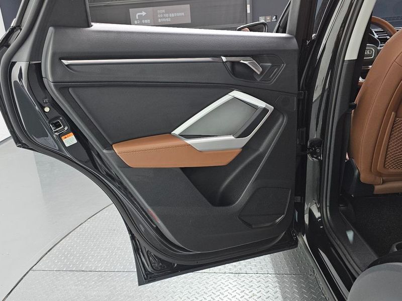2025 Audi Q3 40 TFSI Quattro photo 25