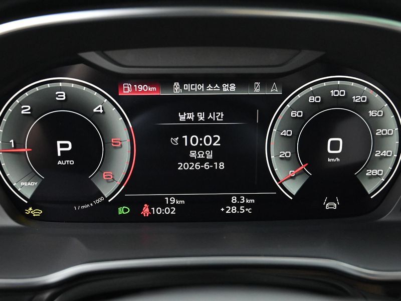 2026 Audi Q3 35 TDI Premium photo 8
