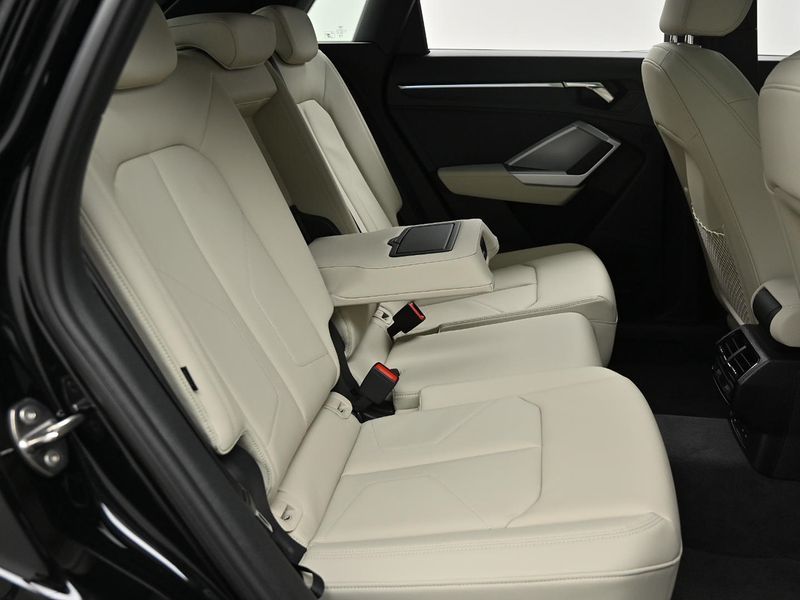 2026 Audi Q3 35 TDI Premium photo 12