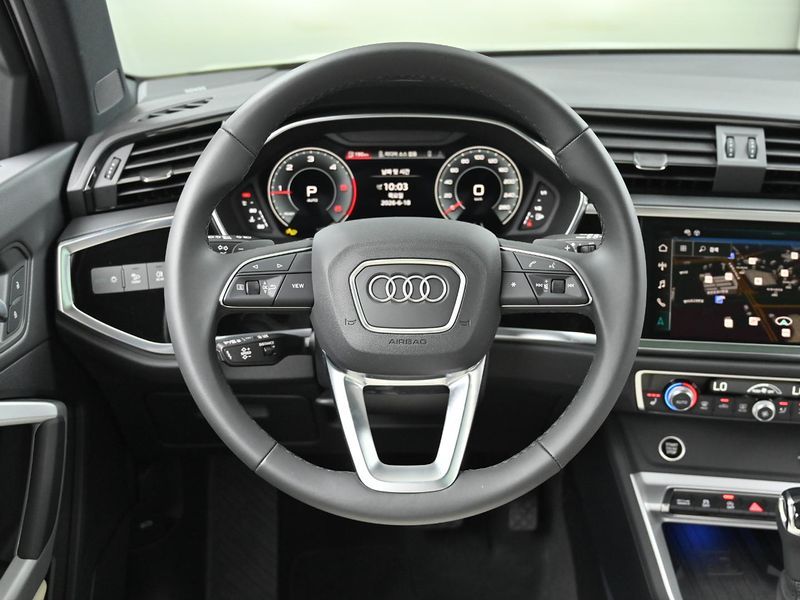 2026 Audi Q3 35 TDI Premium photo 13