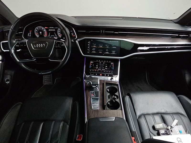 2022 Audi A7 55 TFSI Quattro Premium photo 7