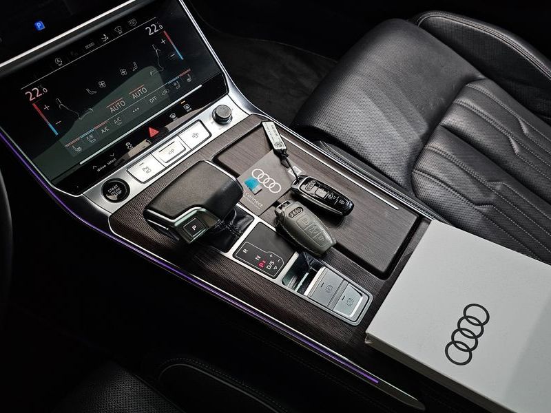 2022 Audi A7 55 TFSI Quattro Premium photo 9
