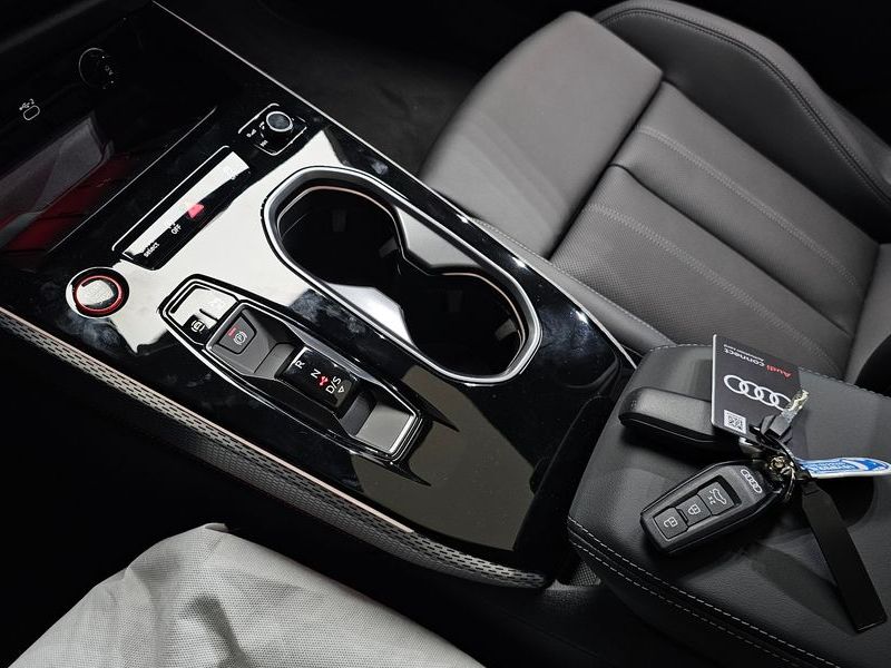 2026 Audi A6 45 TFSI Quattro S Line photo 9