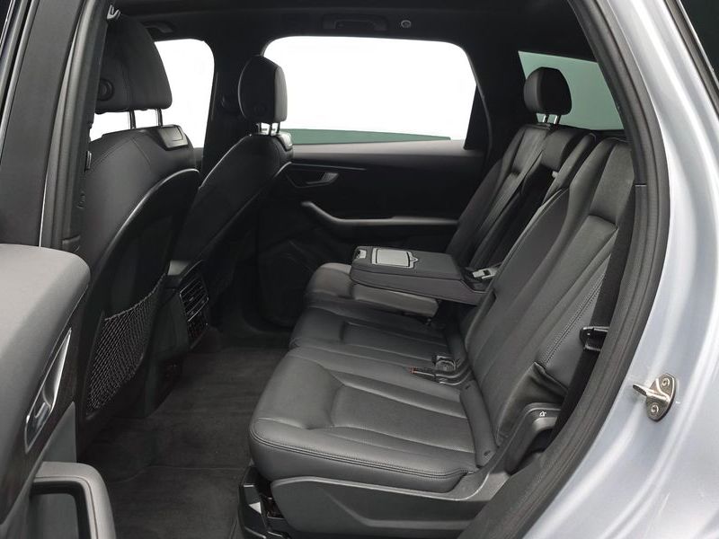 2021 Audi Q7 45 TDI Quattro Premium photo 12