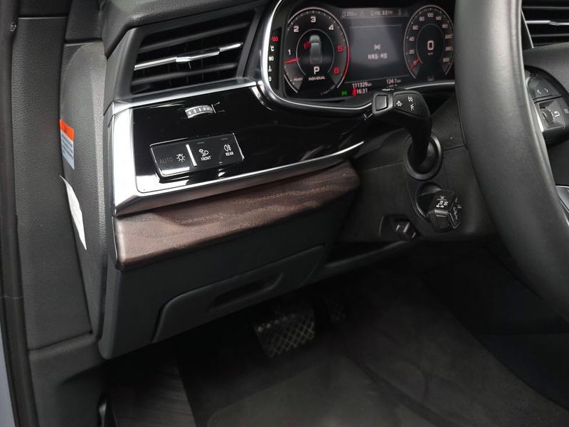 2021 Audi Q7 45 TDI Quattro Premium photo 14