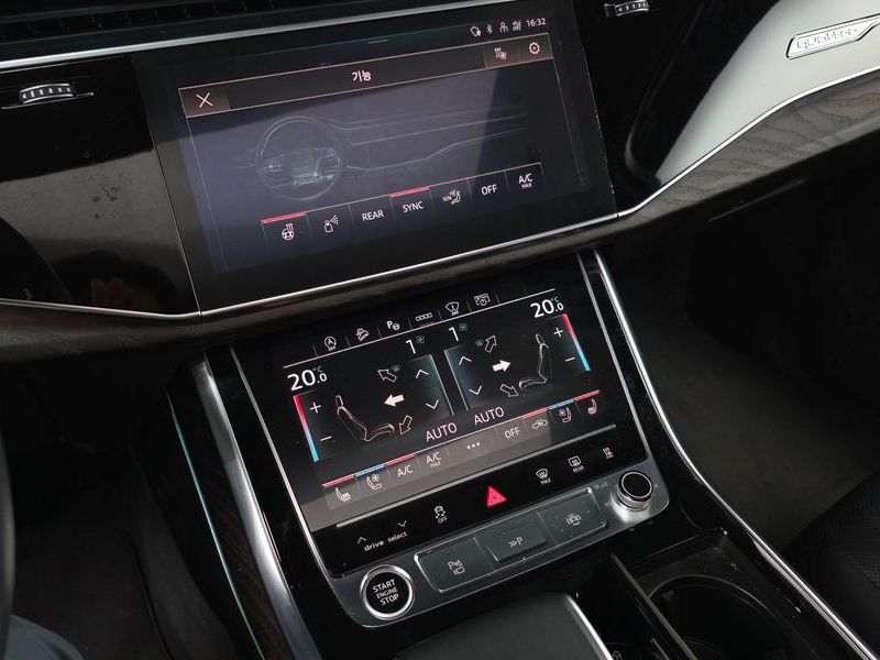 2021 Audi Q7 45 TDI Quattro Premium photo 18