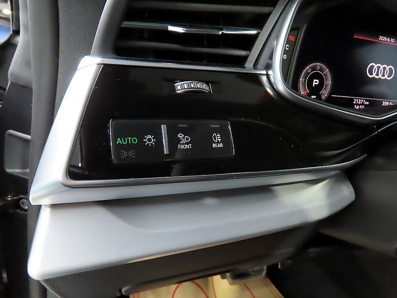 2025 Audi Q8 50 TDI Quattro Premium photo 15