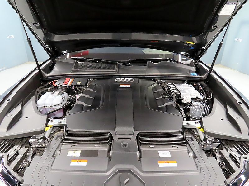 2025 Audi Q8 50 TDI Quattro Premium photo 19