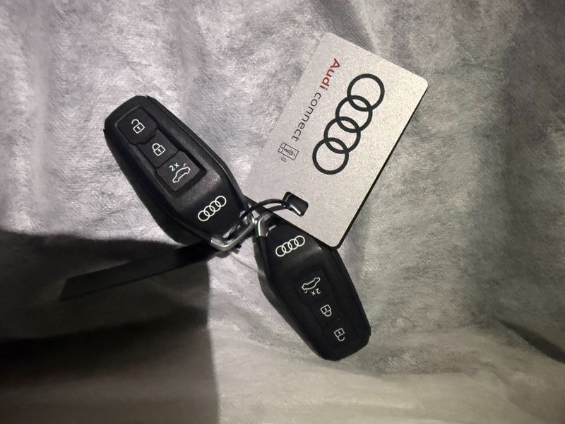 2025 Audi Q5 45 TFSI Quattro S Line Black Ediiton photo 15