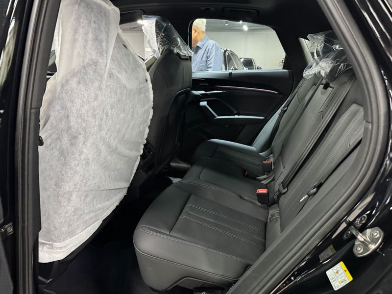 2025 Audi Q5 45 TFSI Quattro S Line Black Edition Sport Back photo 13