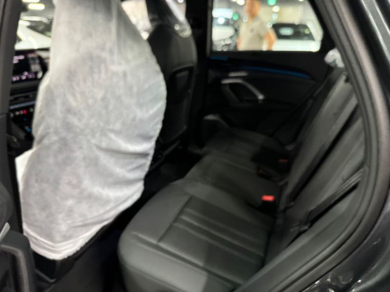 2025 Audi Q5 45 TFSI Quattro S Line Black Ediiton photo 10