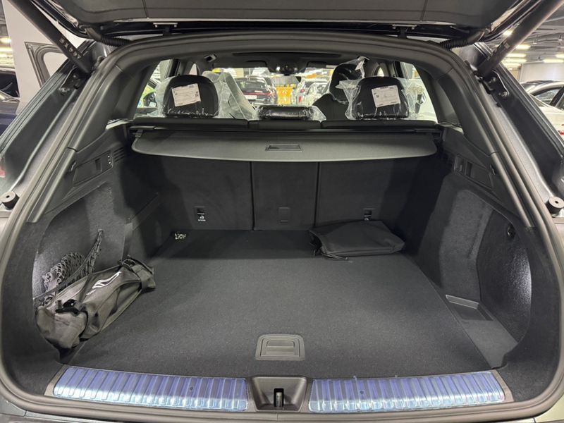 2025 Audi Q5 45 TFSI Quattro S Line Black Ediiton photo 11