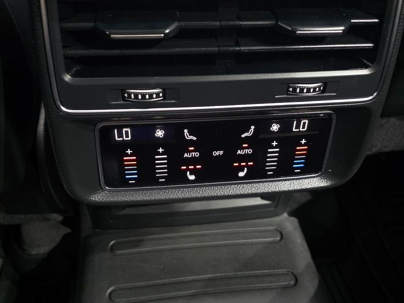 2021 Audi Q7 45 TDI Quattro Premium photo 19