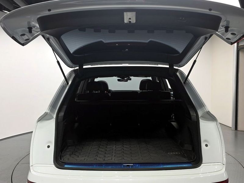 2021 Audi Q7 45 TDI Quattro Premium photo 20