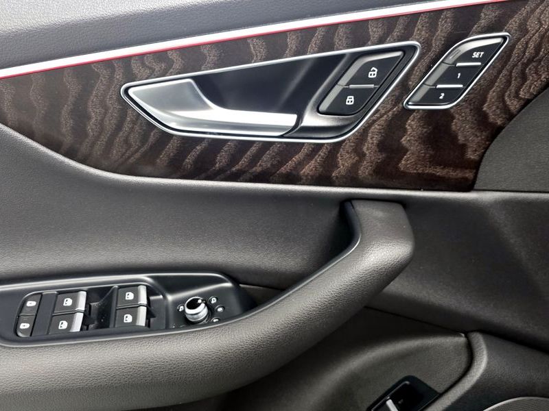 2021 Audi Q7 45 TDI Quattro Premium photo 27