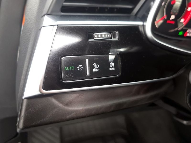 2021 Audi Q7 45 TDI Quattro Premium photo 30