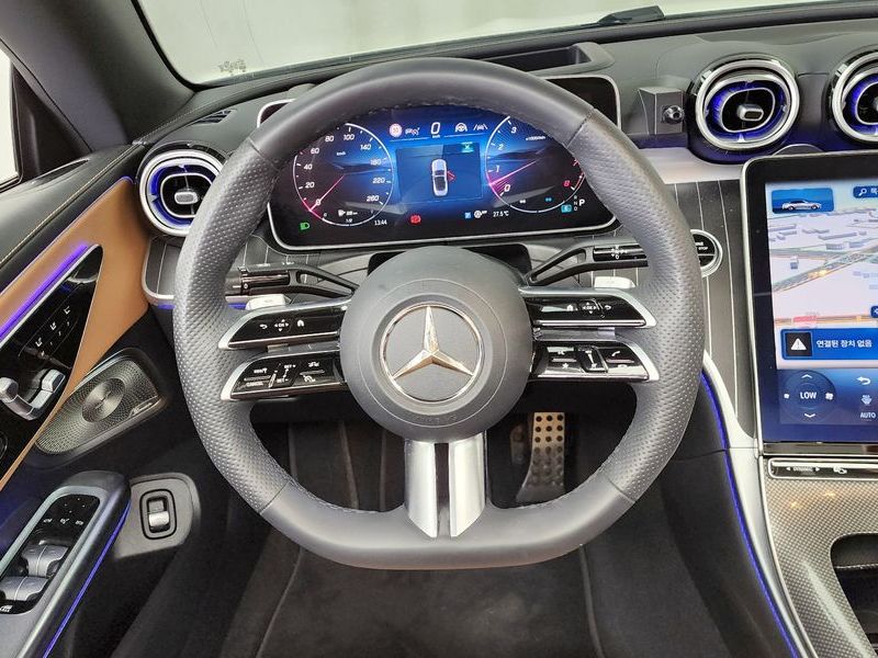 2024 Mercedes-Benz E-Class CLE450 4MATIC Cabriolet photo 13