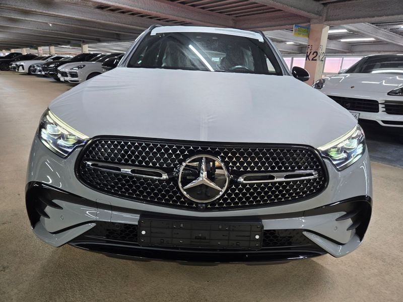 2026 Mercedes-Benz C-Class GLC300 4MATIC AMG Line photo 10