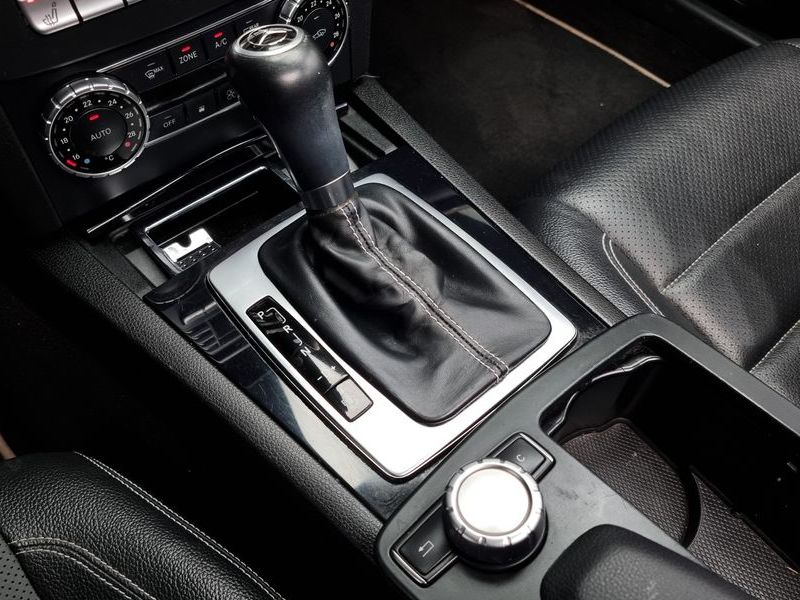 2013 Mercedes-Benz C-Class C220 CDI Coupe photo 9