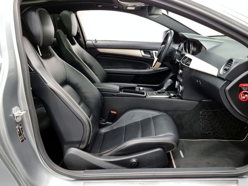 2013 Mercedes-Benz C-Class C220 CDI Coupe photo 11