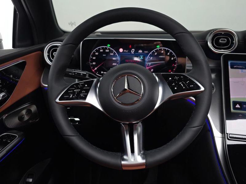 2026 Mercedes-Benz C-Class GLC300 4MATIC Avnatgarde Coupe photo 13